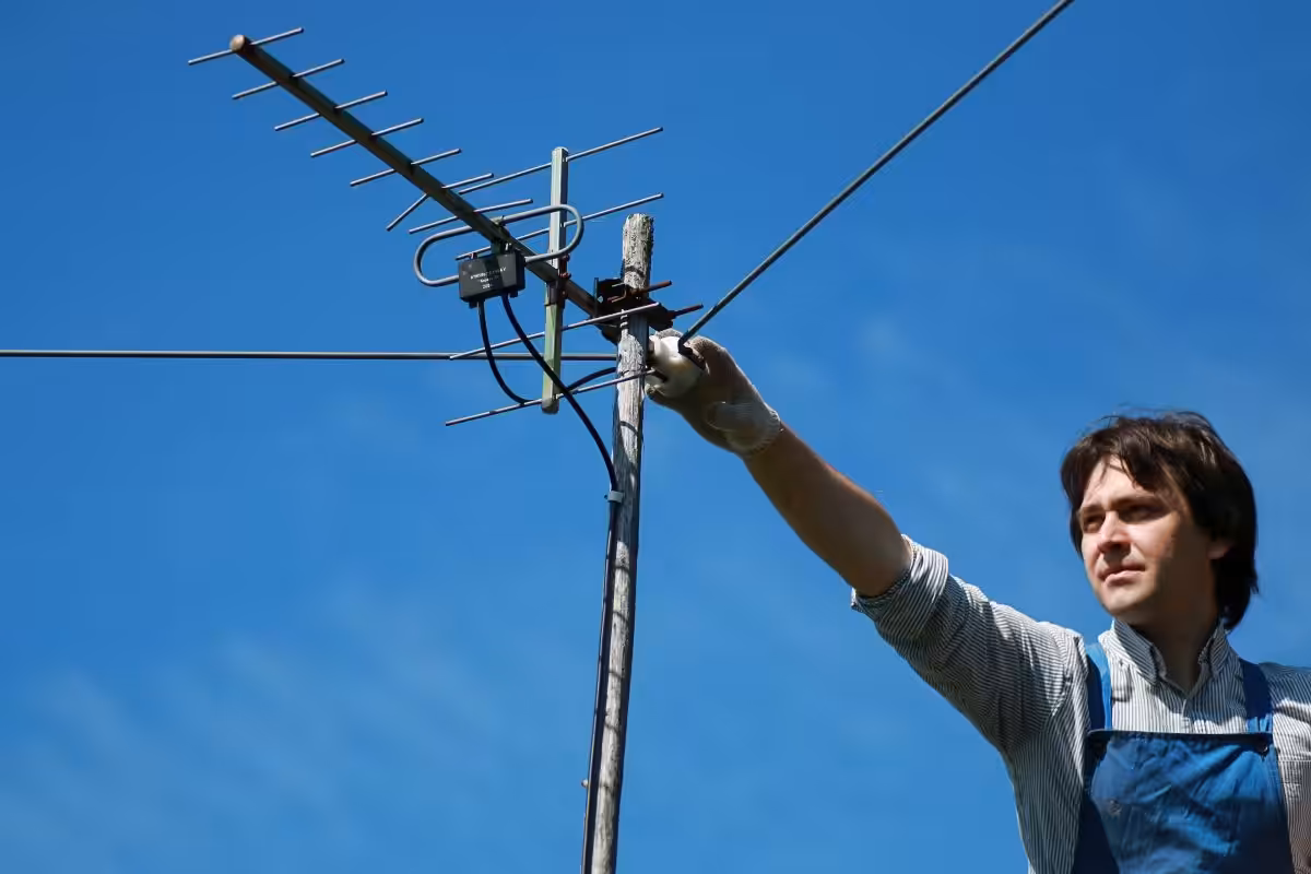 Sydney Cabling | TV Antenna Repairs in Sydney: How to Know When It's Time to Fix or Replace Your Antenna Sydney Cabling | TV Antenna Repairs in Sydney: How to Know When It's Time to Fix or Replace Your Antenna